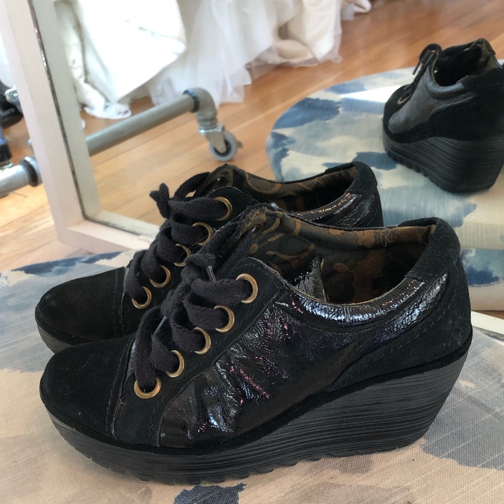 Fly London wedge sneakers black